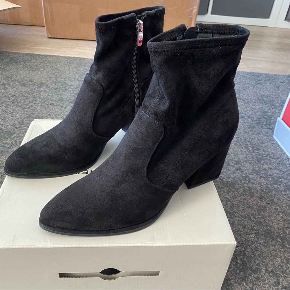 Marc Fisher Leave Ankle Boots NIB